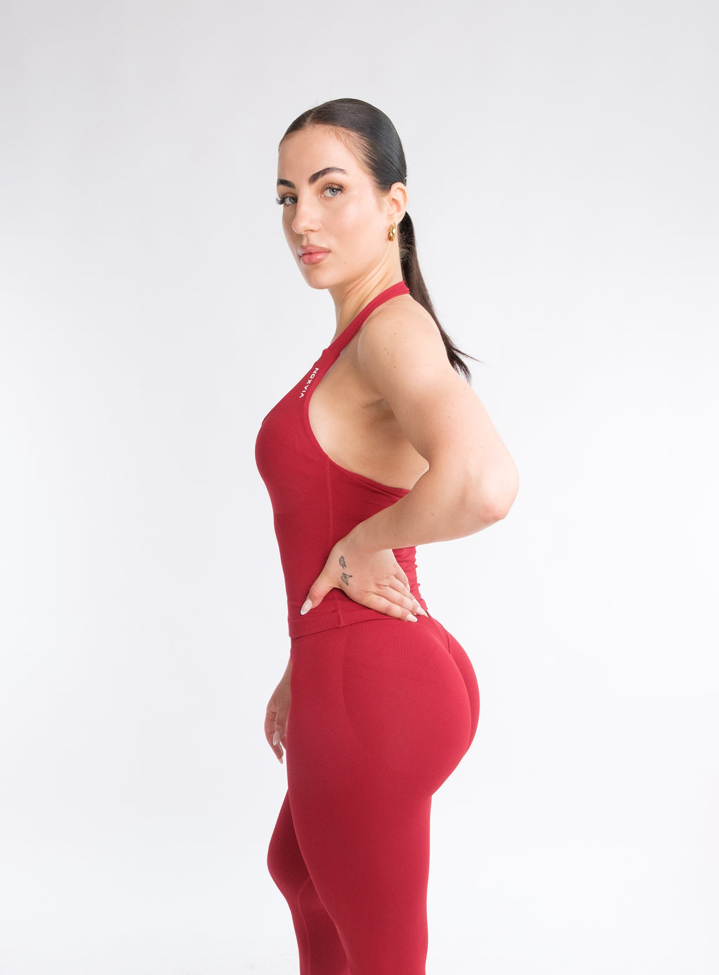 Nova Seamless Leggings in Cherry, side view
